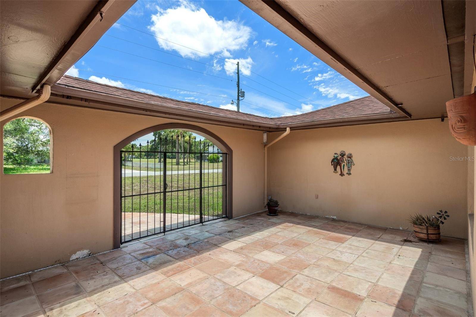 25 N COUNTRY CLUB DR, Crystal River, FL 34429