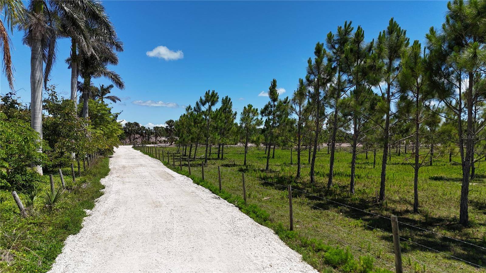 6455 STRINGFELLOW RD, St James City, FL 33956