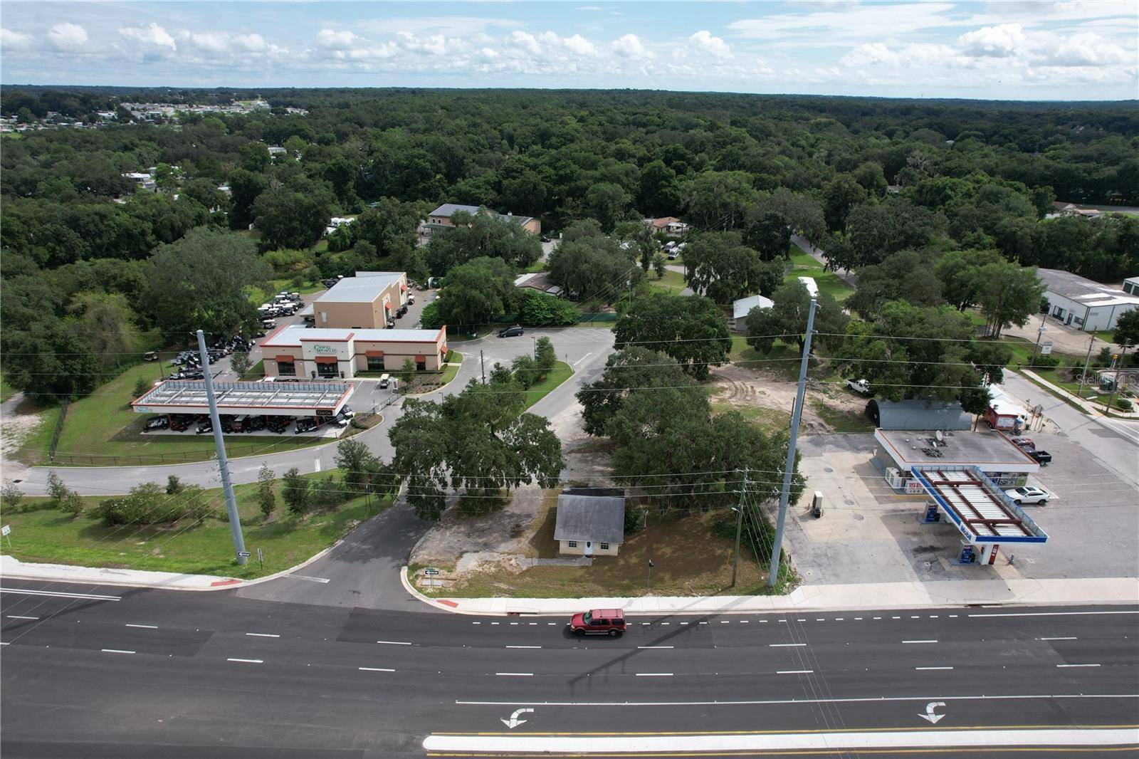 138 W HERMOSA ST, Lady Lake, FL 32159