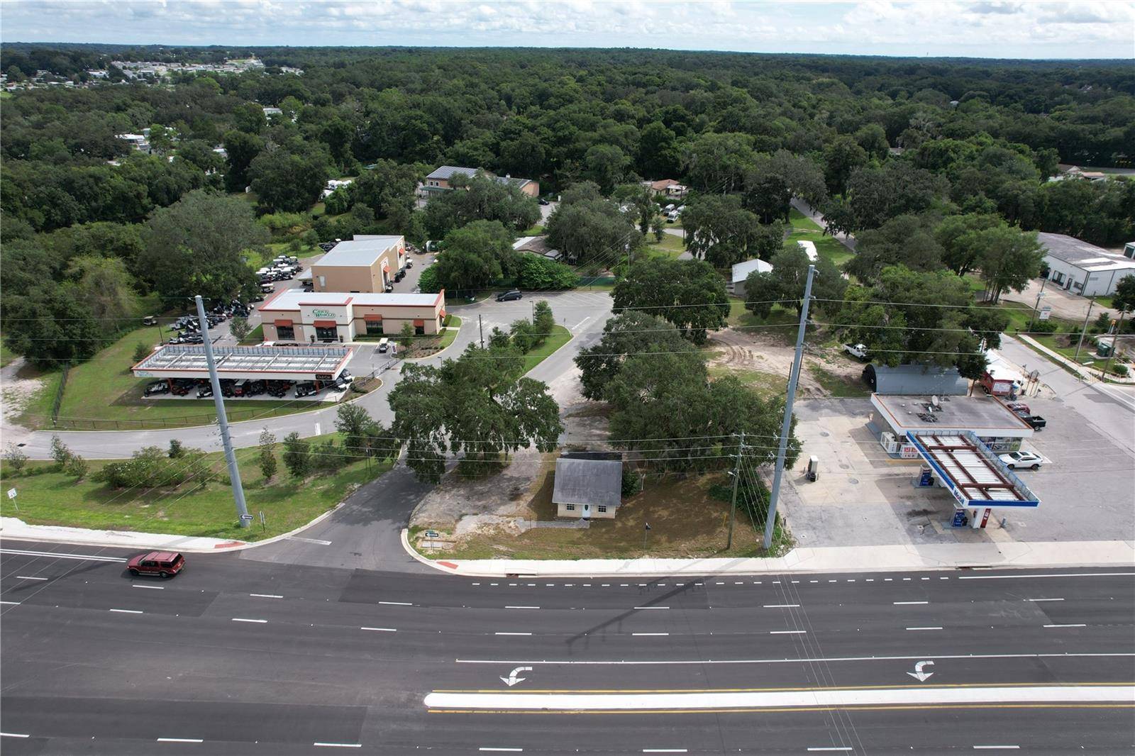 138 W HERMOSA ST, Lady Lake, FL 32159