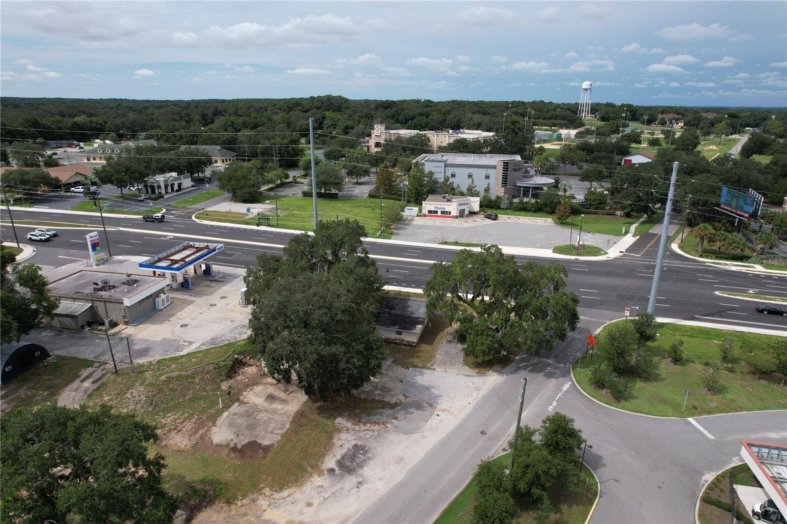 138 W HERMOSA ST, Lady Lake, FL 32159
