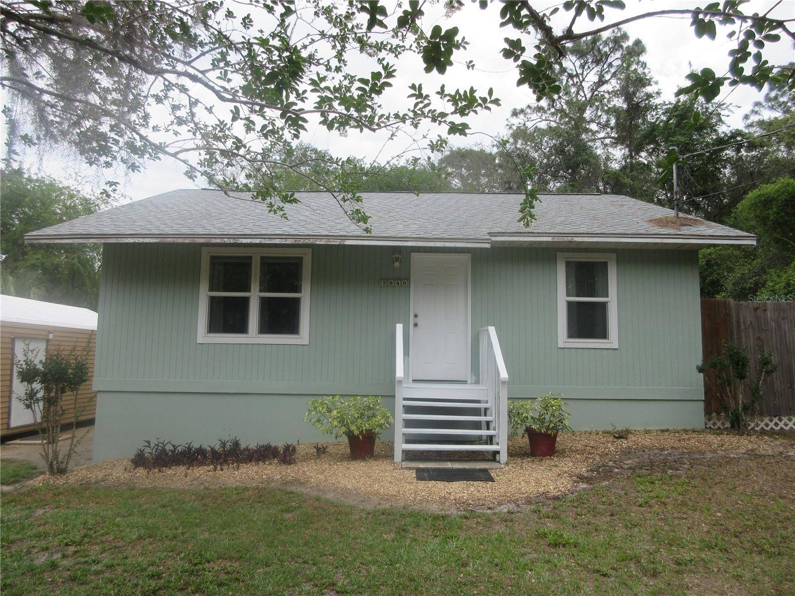 5949 SE 164TH CT, Ocklawaha, FL 32179