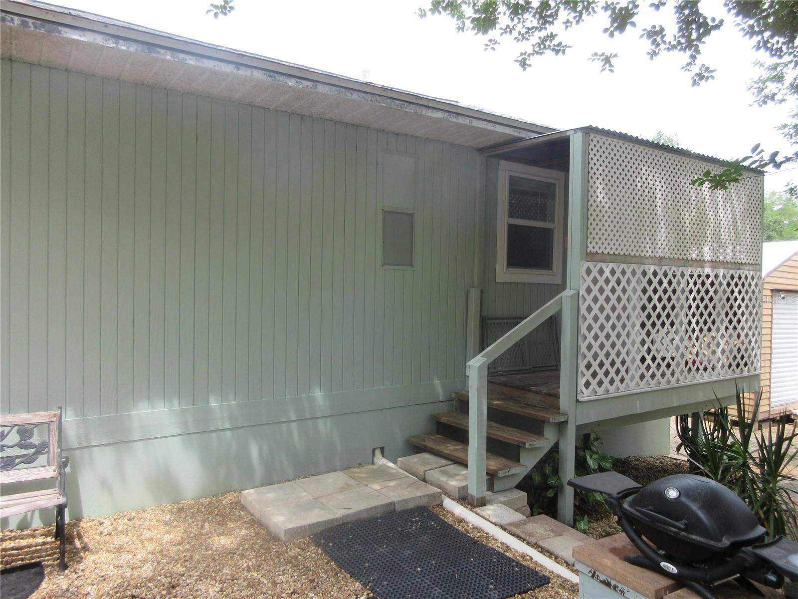 5949 SE 164TH CT, Ocklawaha, FL 32179