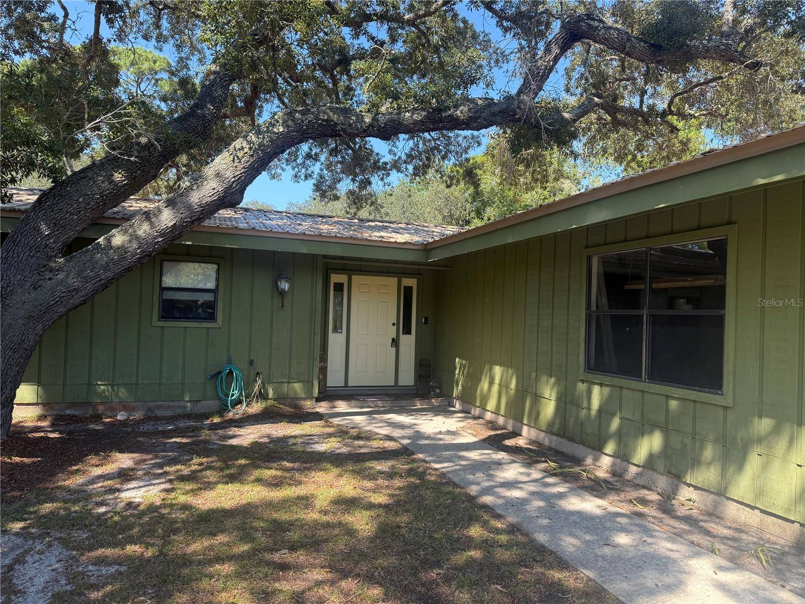 17 S BAYSHORE DR, Eastpoint, FL 32328