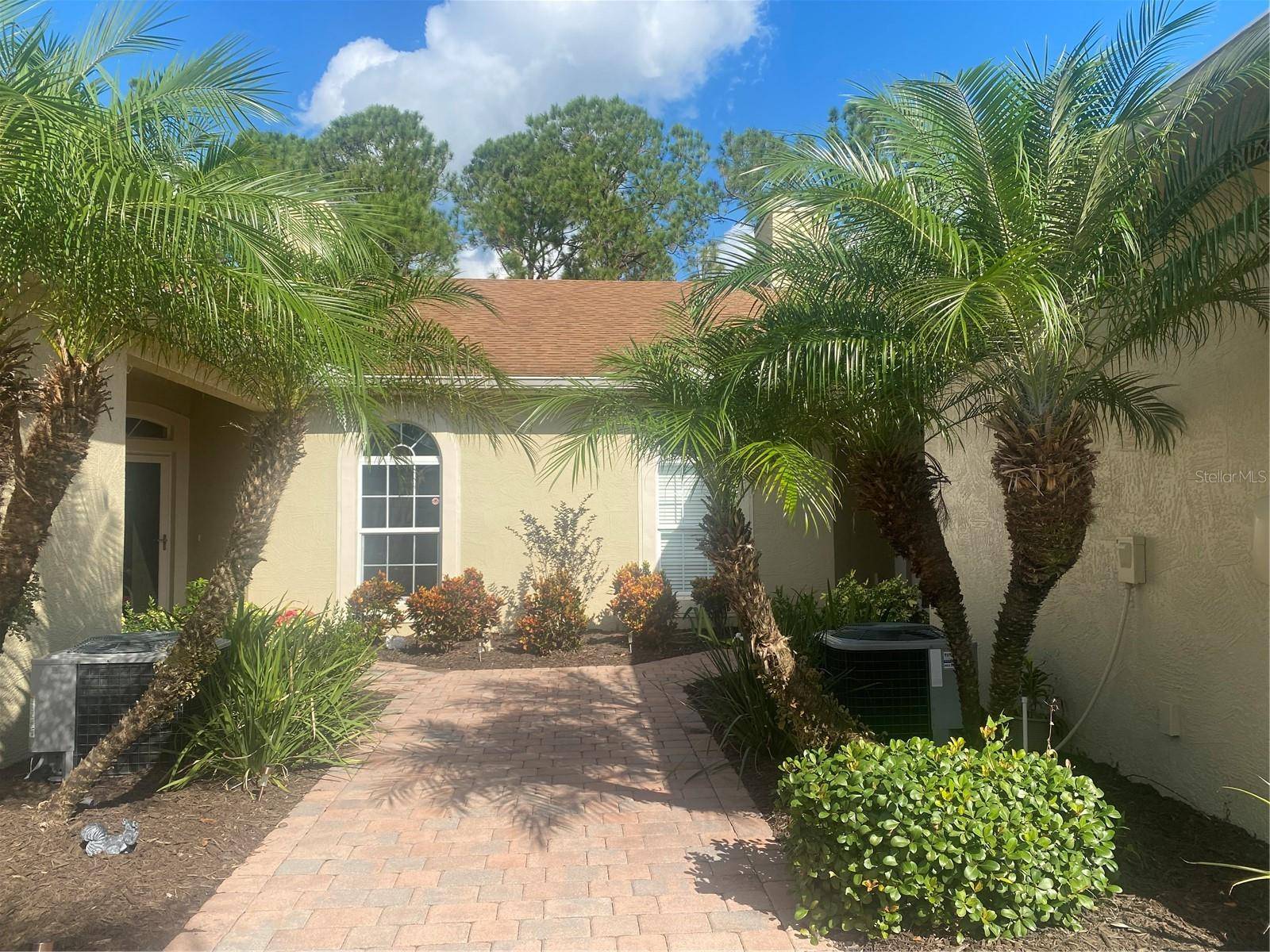 1561 VIENNA SQUARE DR, Winter Haven, FL 33884