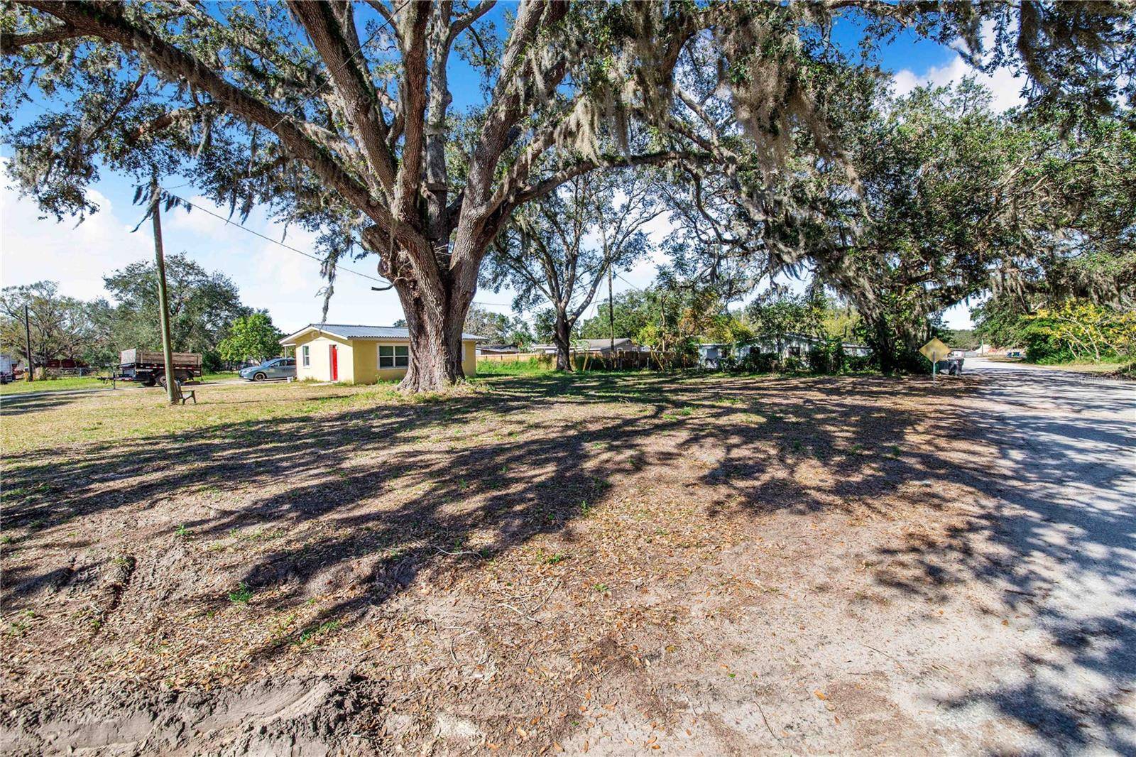 FOUSE AVE, Dundee, FL 33838