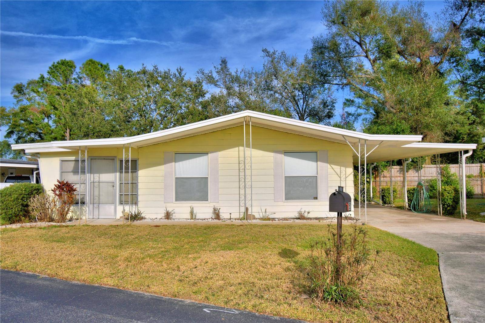 150 HOLIDAY LN, Auburndale, FL 33823