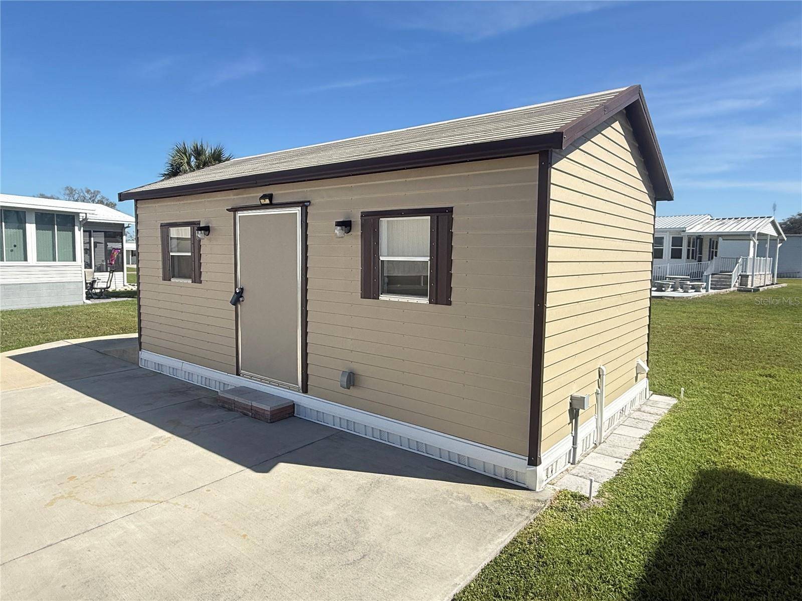 8933 SOUTHSHORE CT, Polk City, FL 33868
