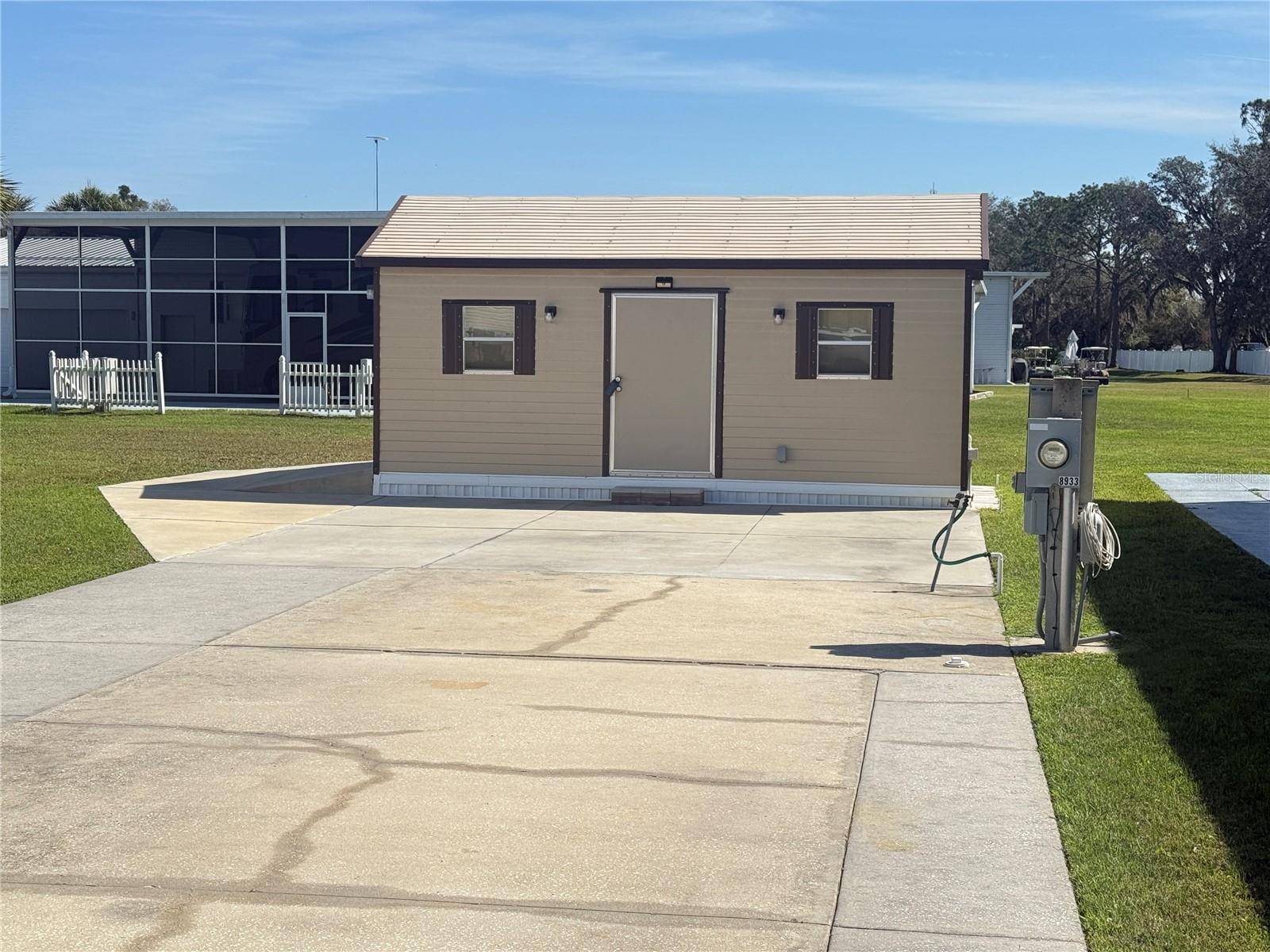 8933 SOUTHSHORE CT, Polk City, FL 33868