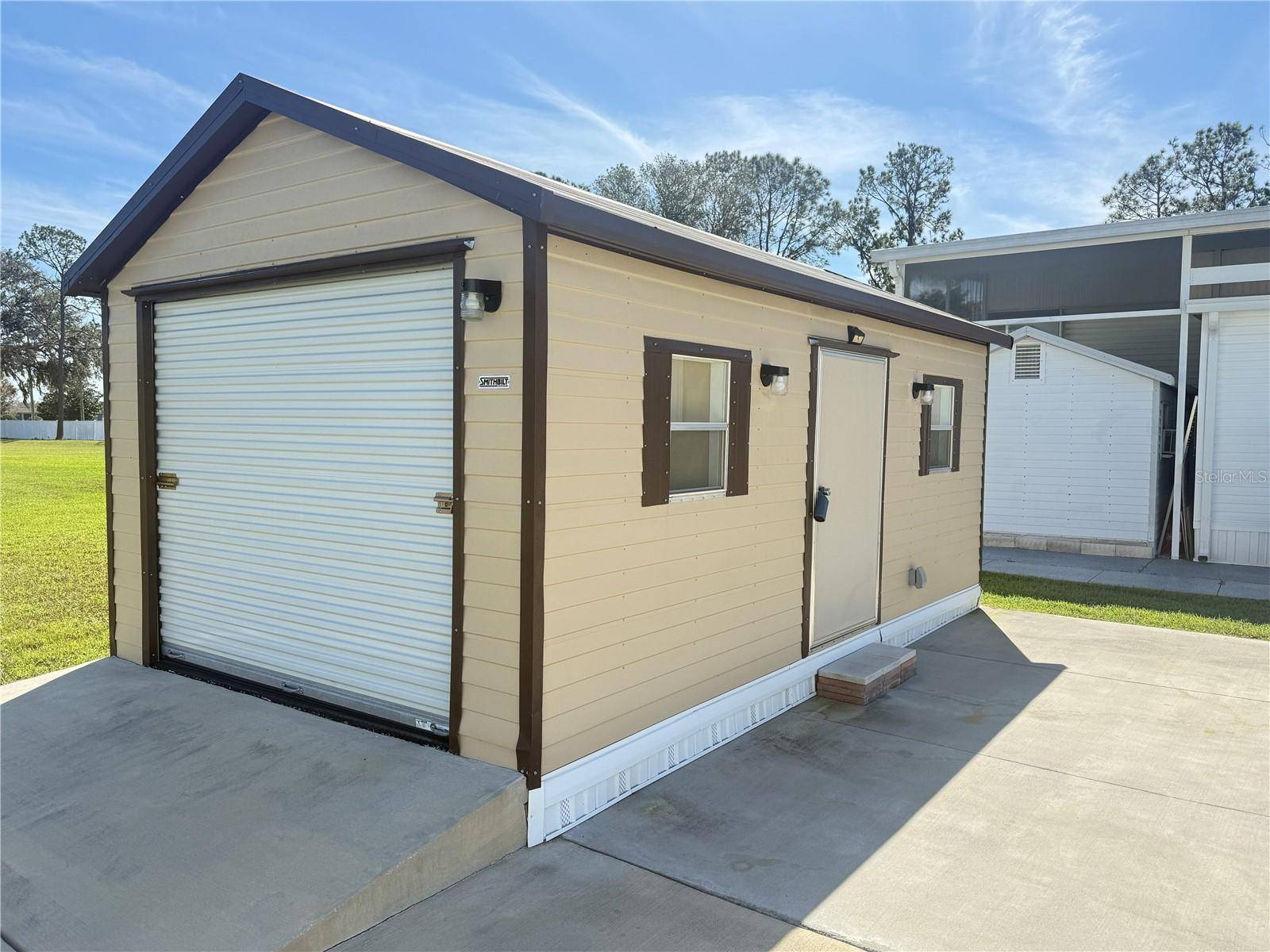 8933 SOUTHSHORE CT, Polk City, FL 33868