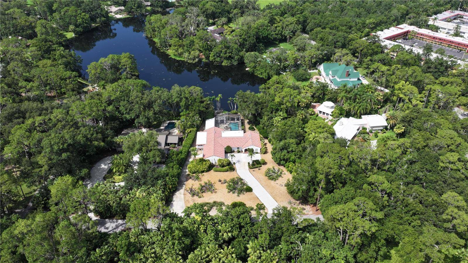 200 ISLAND WAY, Winter Haven, FL 33884