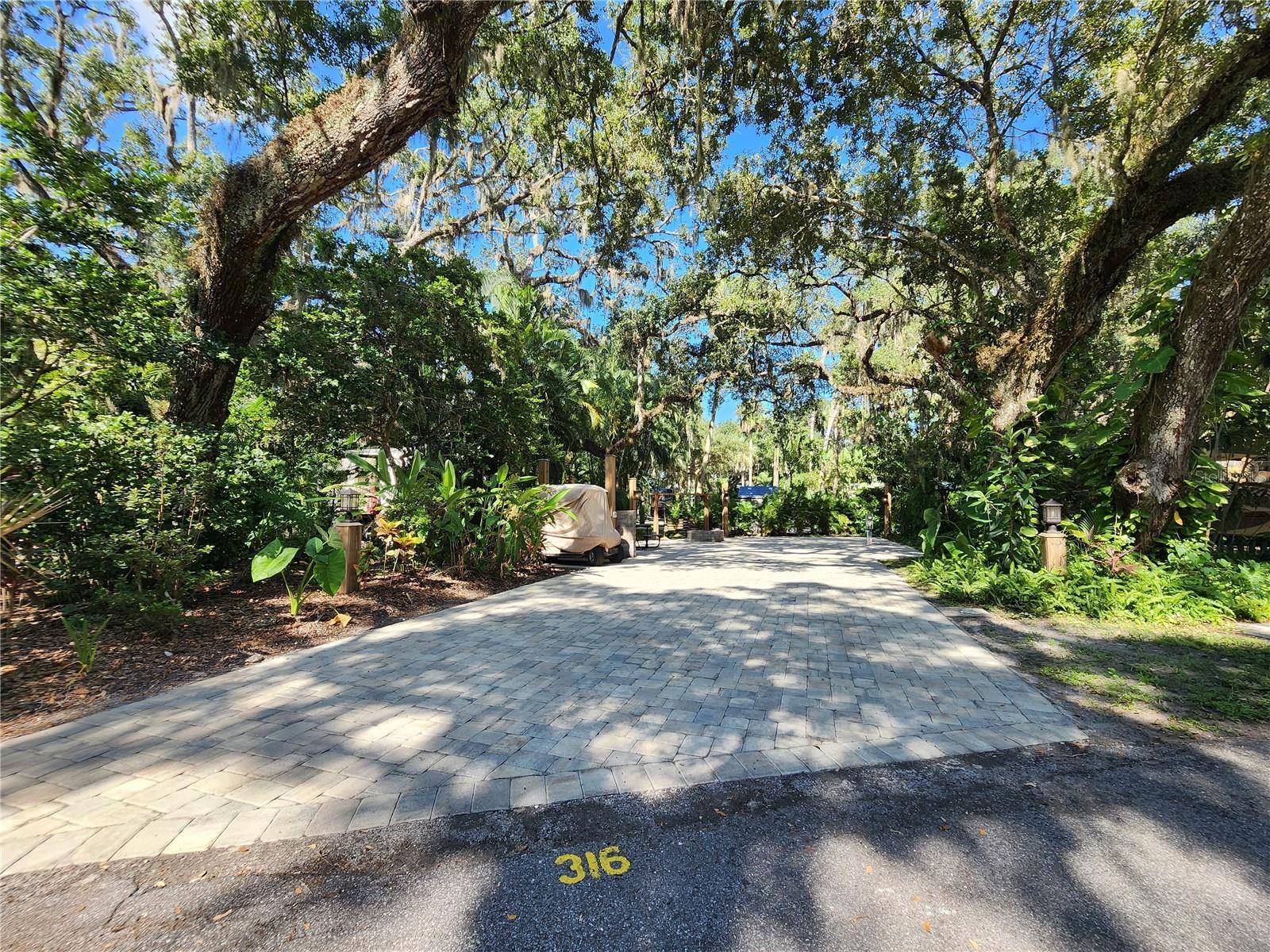 316 ROAN (GATOR ALLEY) RD, River Ranch, FL 33867