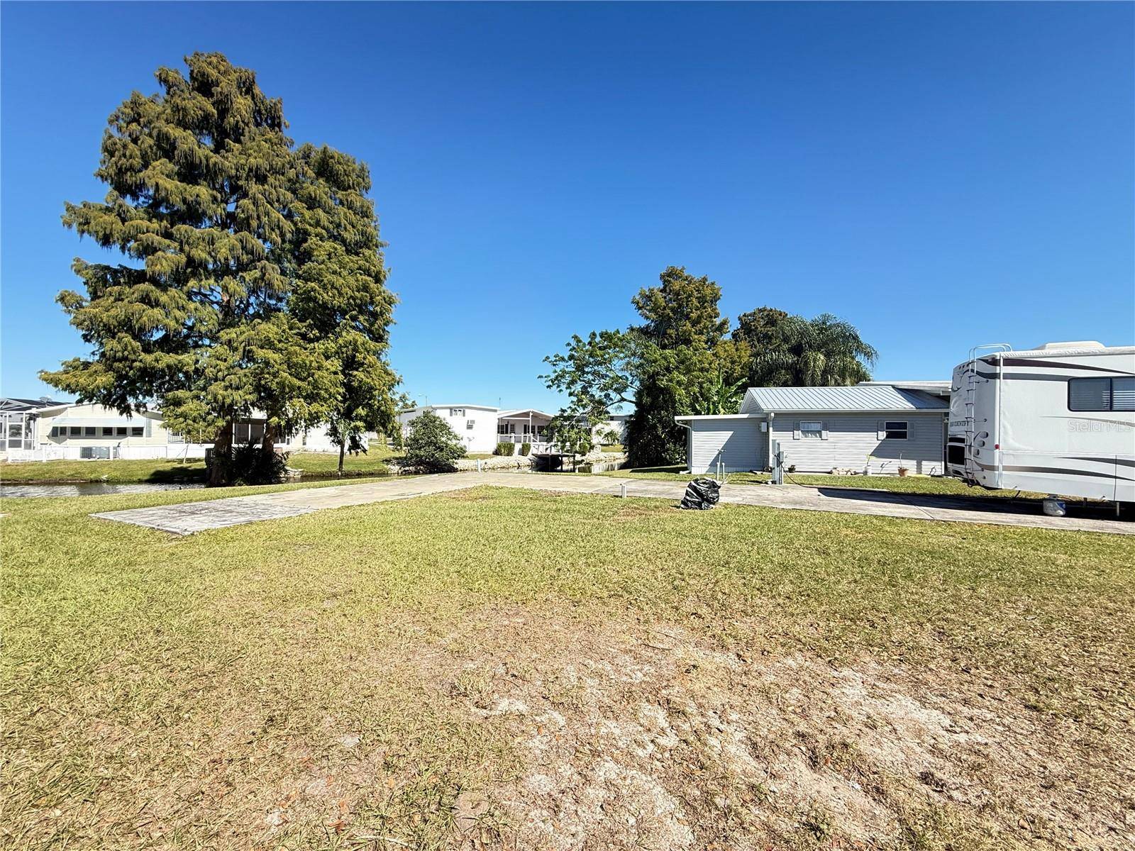 5058 SHORE LINE DR, Polk City, FL 33868