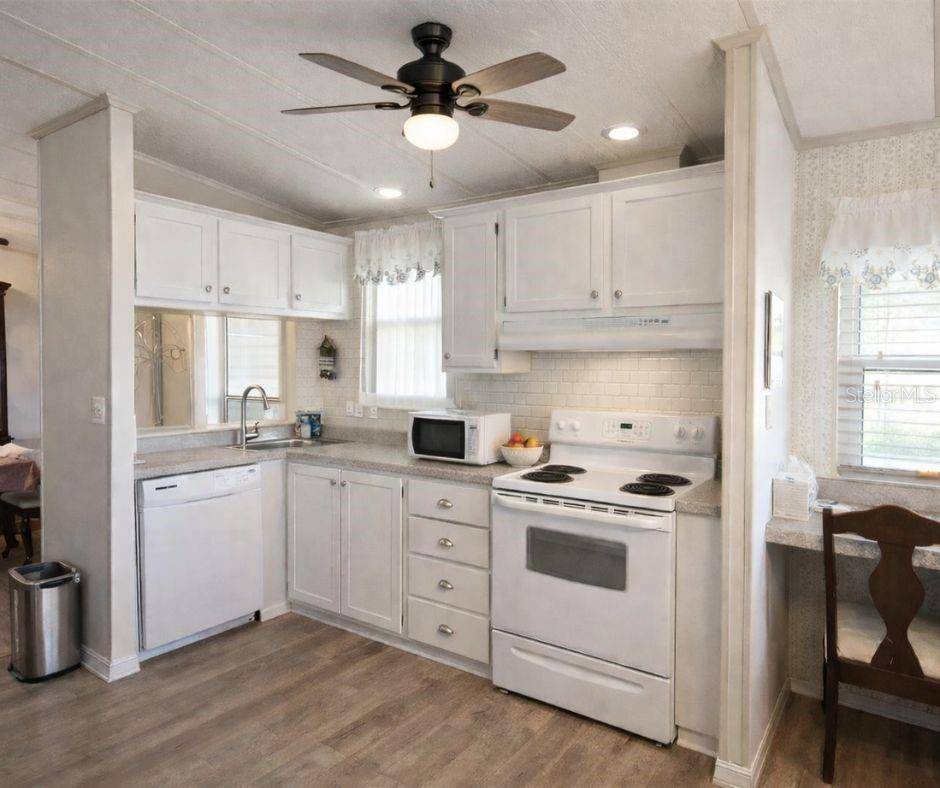 145 JANA CIR, Auburndale, FL 33823