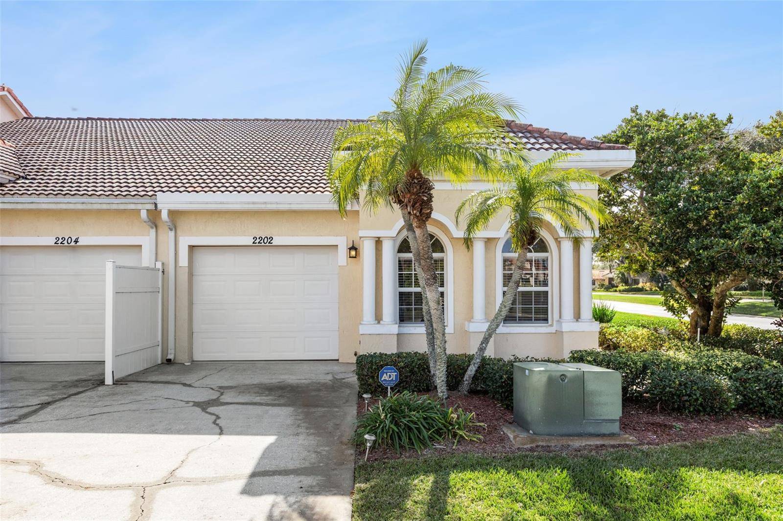 2202 GARDEN LAKE DR, Winter Haven, FL 33884