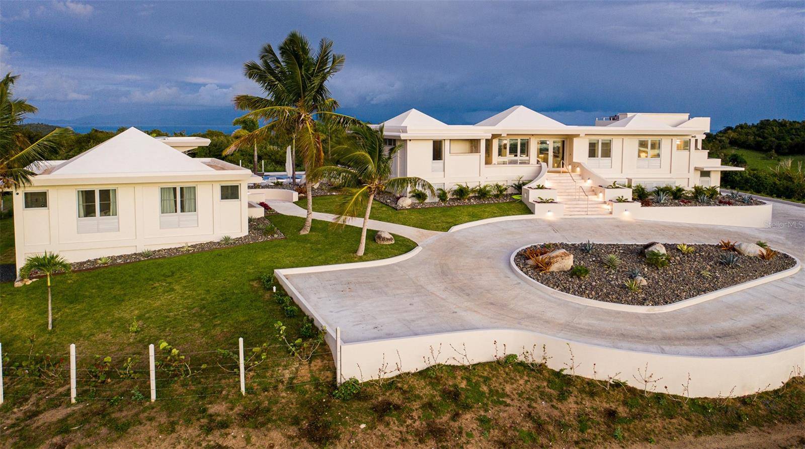 A/B CASA LIMONES, Vieques, PR 00765