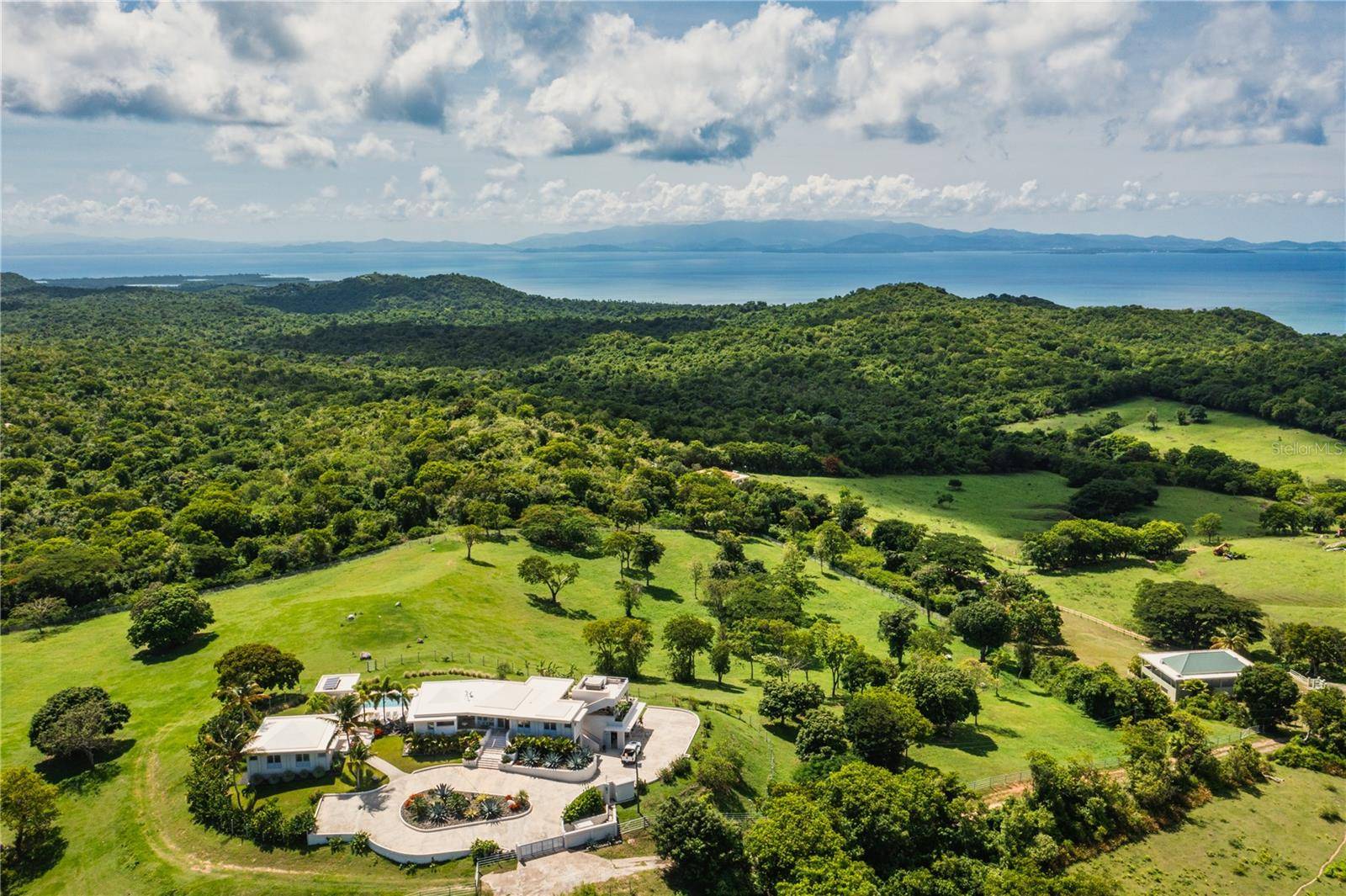A/B CASA LIMONES, Vieques, PR 00765