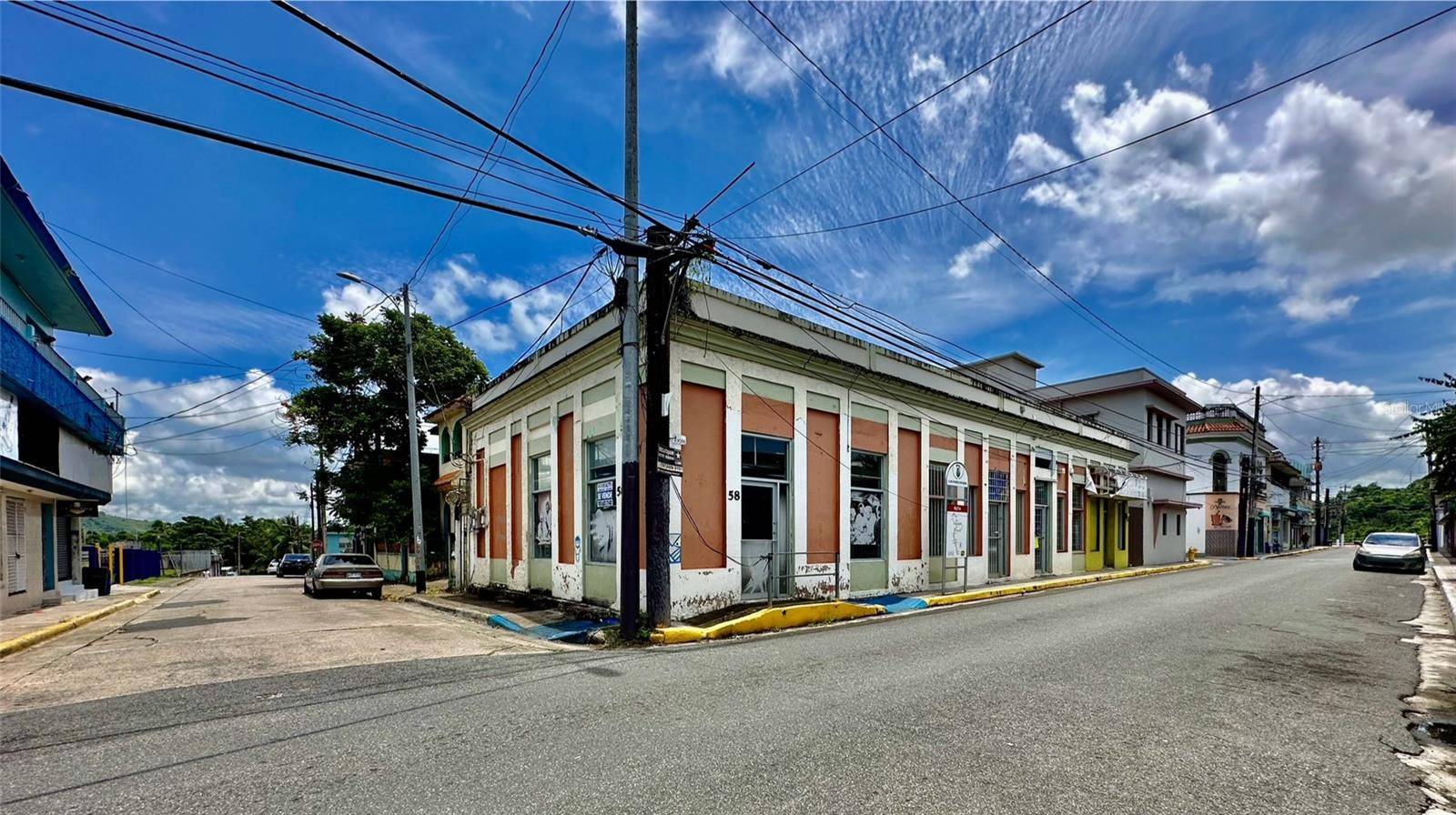 58 MUÑOZ RIVERA ESQ CORCHADO, Juncos, PR 00777