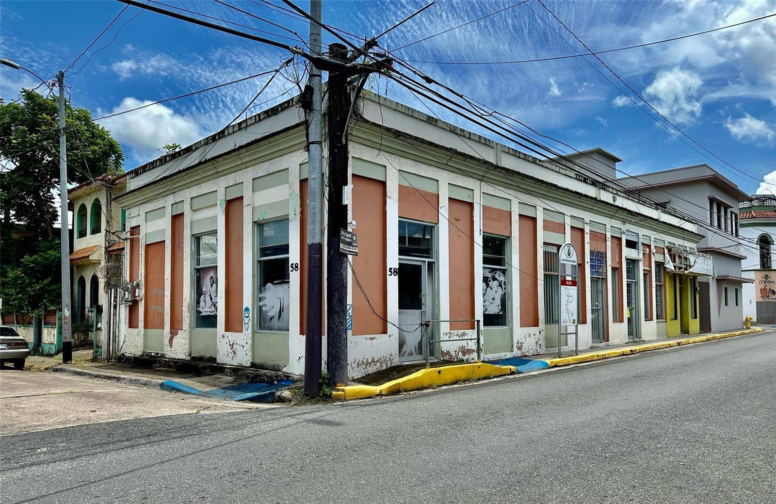 58 MUÑOZ RIVERA ESQ CORCHADO, Juncos, PR 00777