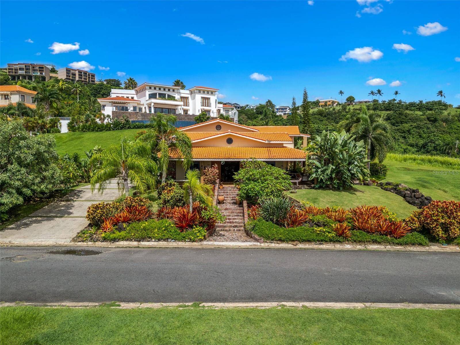13 MIRADOR NE #13, Rio Grande, PR 00745