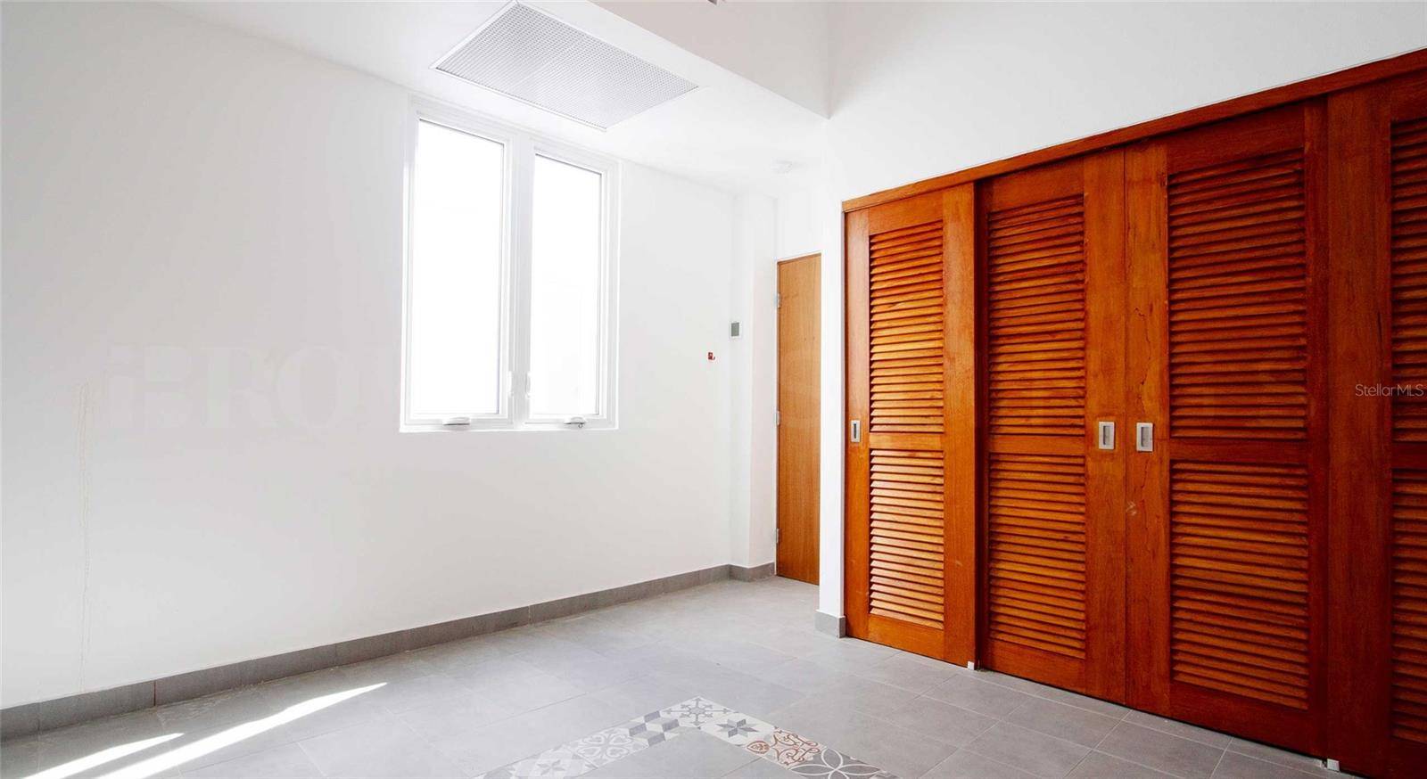 319 RECINTO SUR ST #5, San Juan, PR 00901