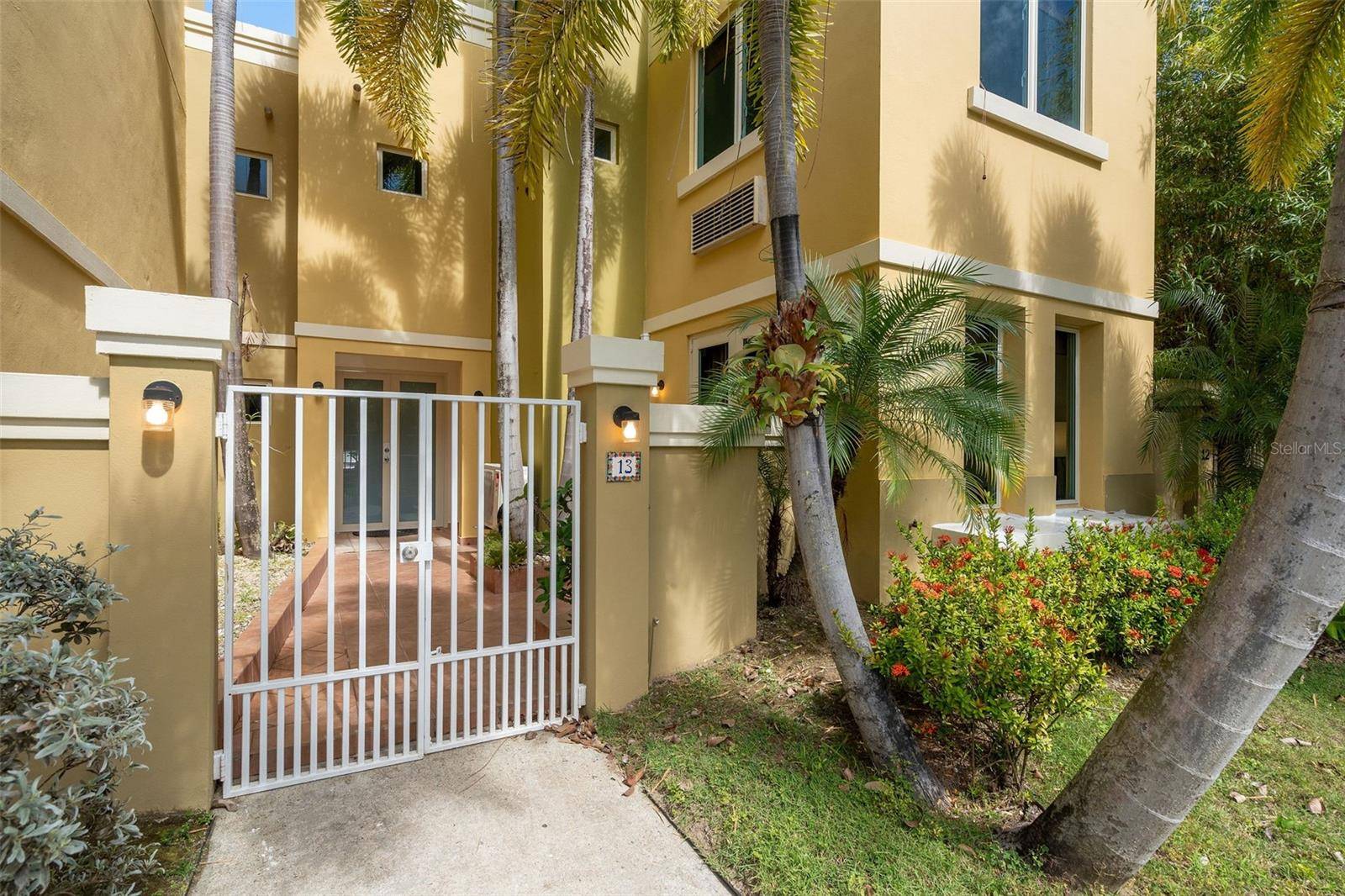90 CANDELERO DRIVE #13, Humacao, PR 00791
