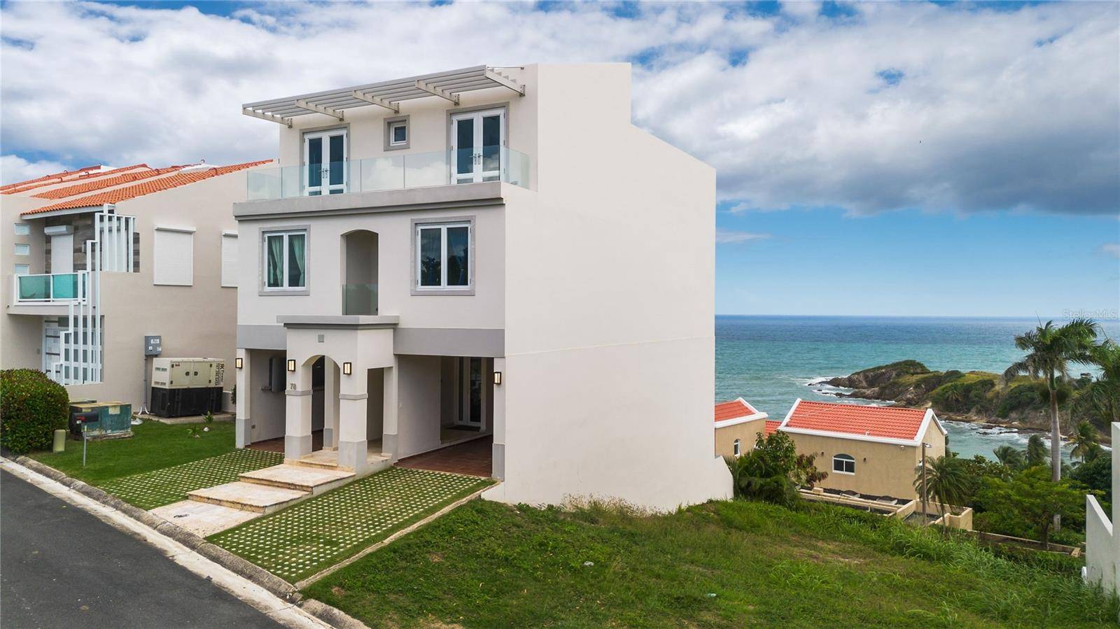 1 SHELL CASTLE CLUB #78, Humacao, PR 00791