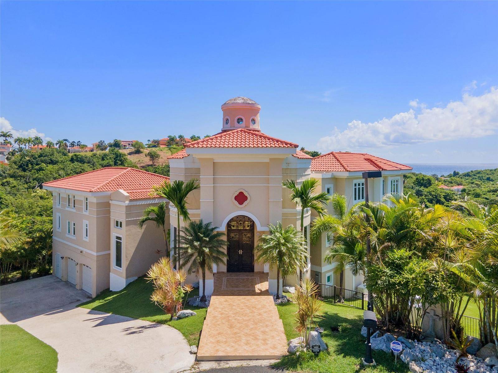 44 COCOLOBA ST #44, Humacao, PR 00791