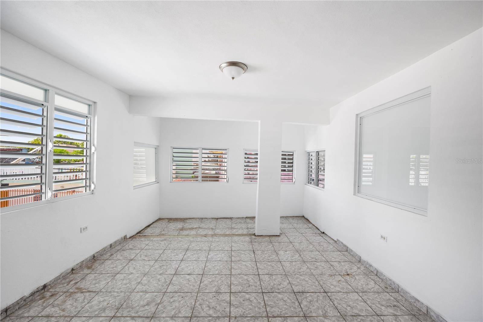 21 EDUARDO CONDE, San Juan, PR 00915