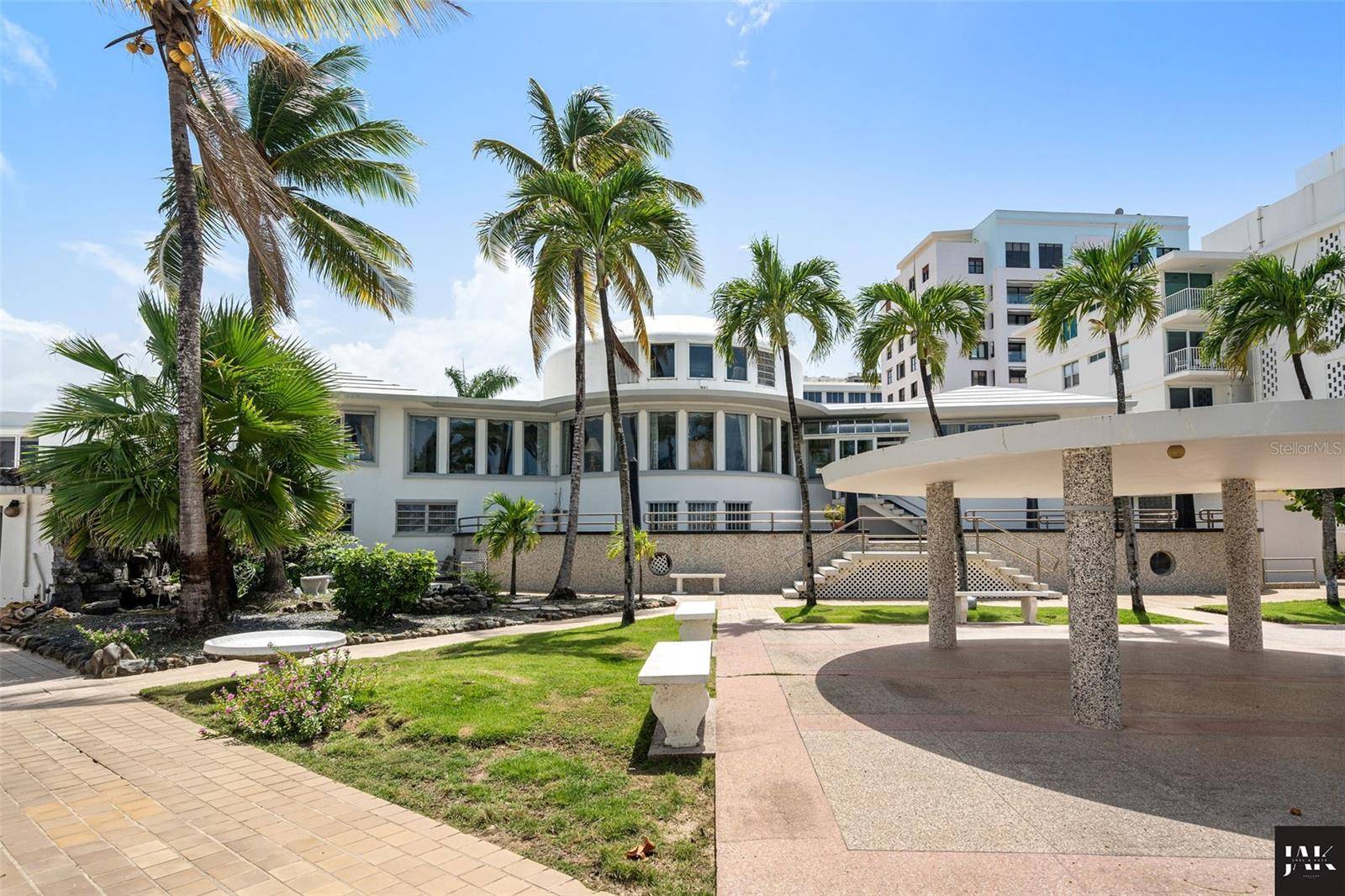20 AMAPOLA ST, Carolina, PR 00979
