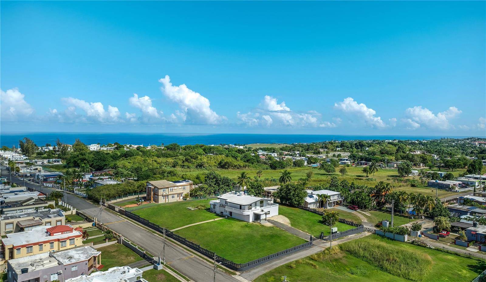 1 PINAR DEL MAR ST, Camuy, PR 00627