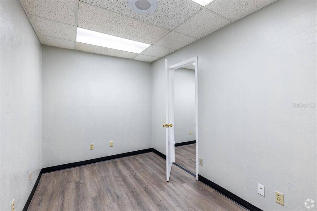 5623 US-19 N HWY, New Port Richey, FL 34652