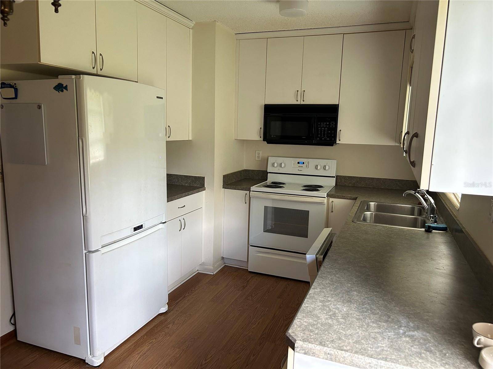24121 ARMADILLO RD, Astor, FL 32102