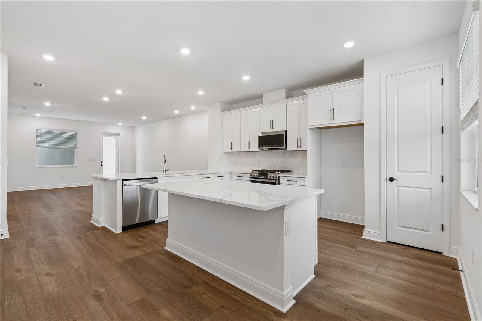 8215 SEAFLOWER Pkwy, Bradenton, FL 34210