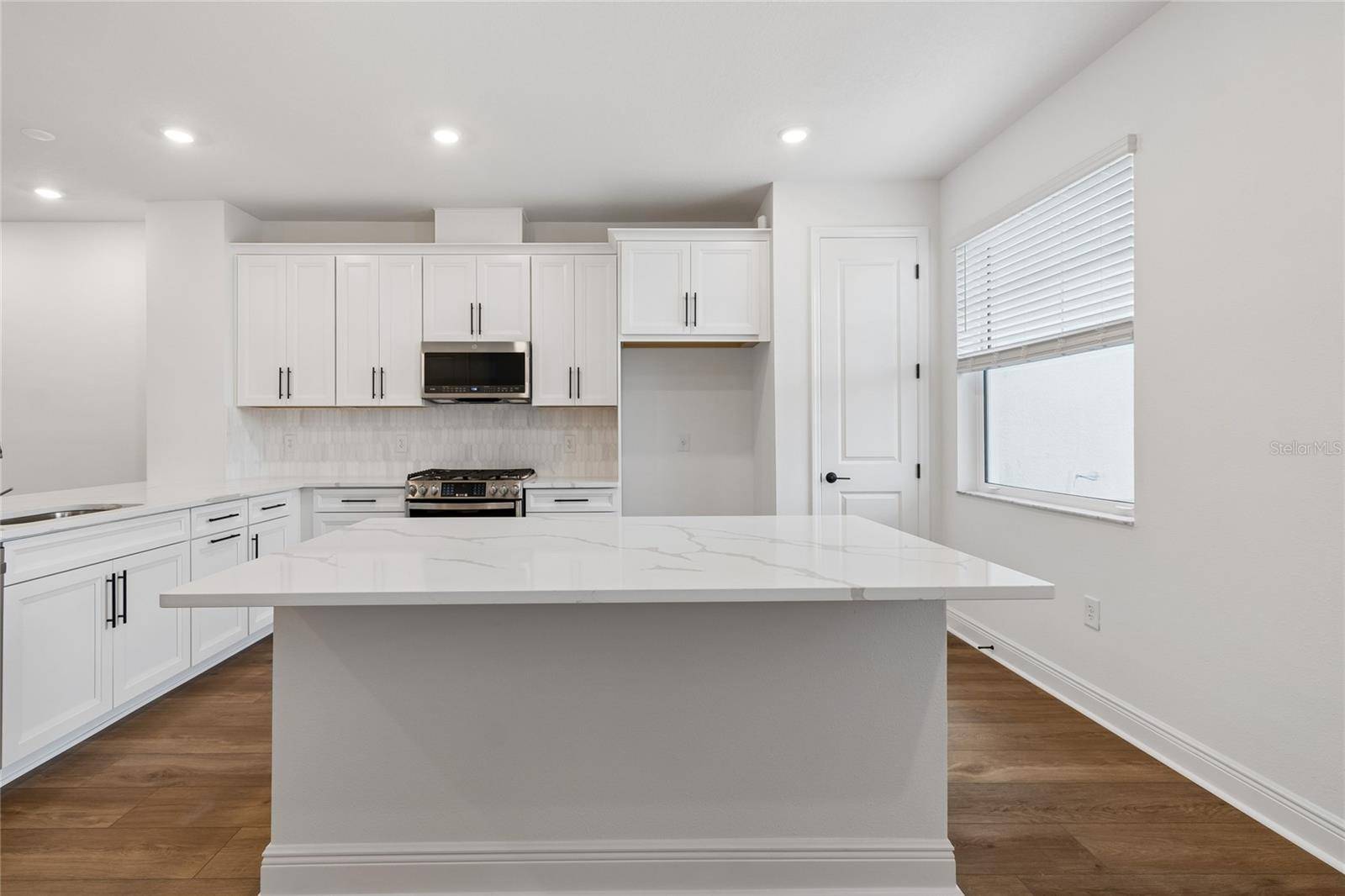 8215 SEAFLOWER Pkwy, Bradenton, FL 34210