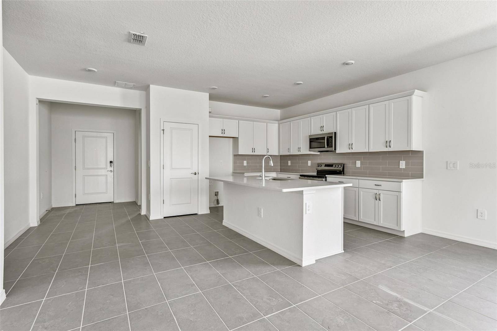 9122 OPTIMIST WAY, Palmetto, FL 34221