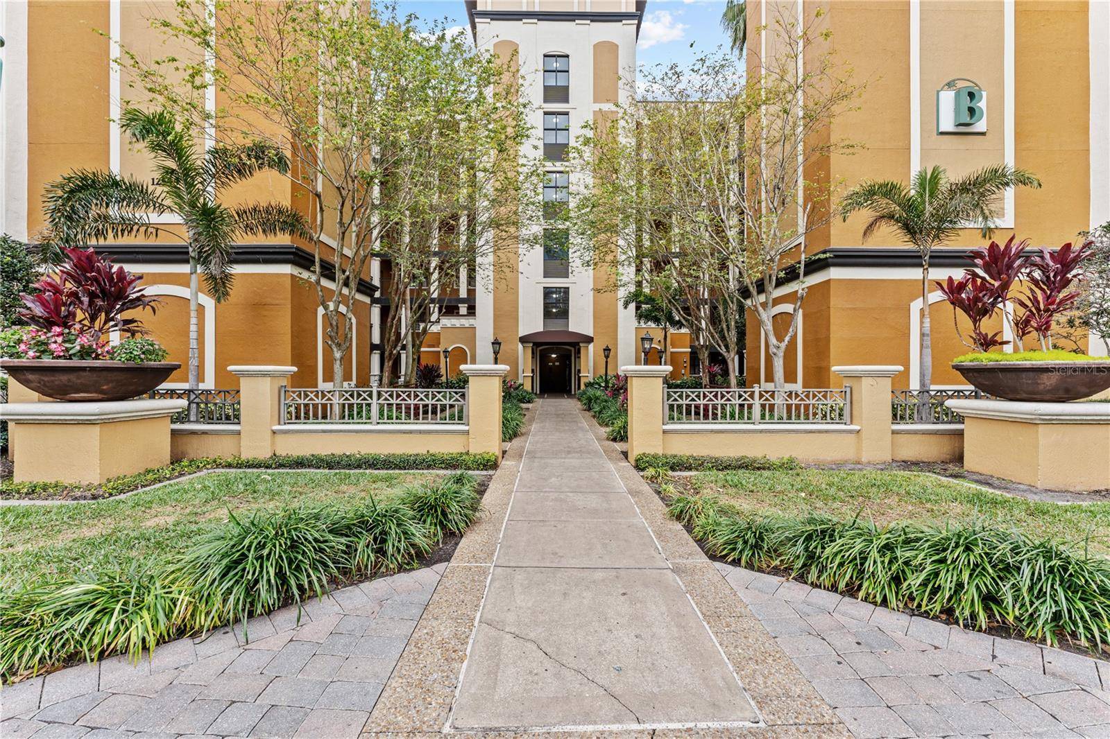 12544 FLORIDAYS RESORT DR, Orlando, FL 32821
