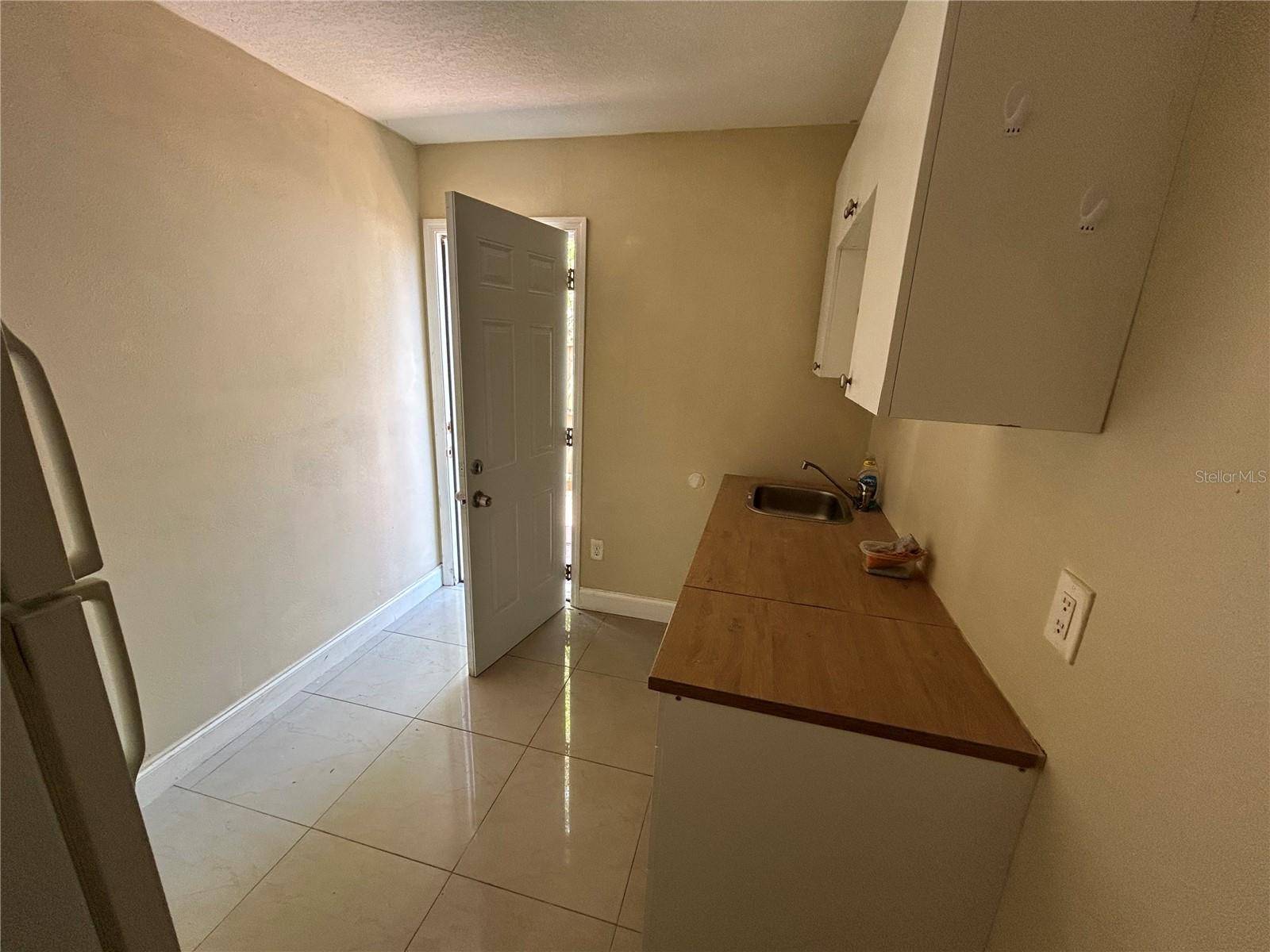 1912 W CLINTON ST, Tampa, FL 33604