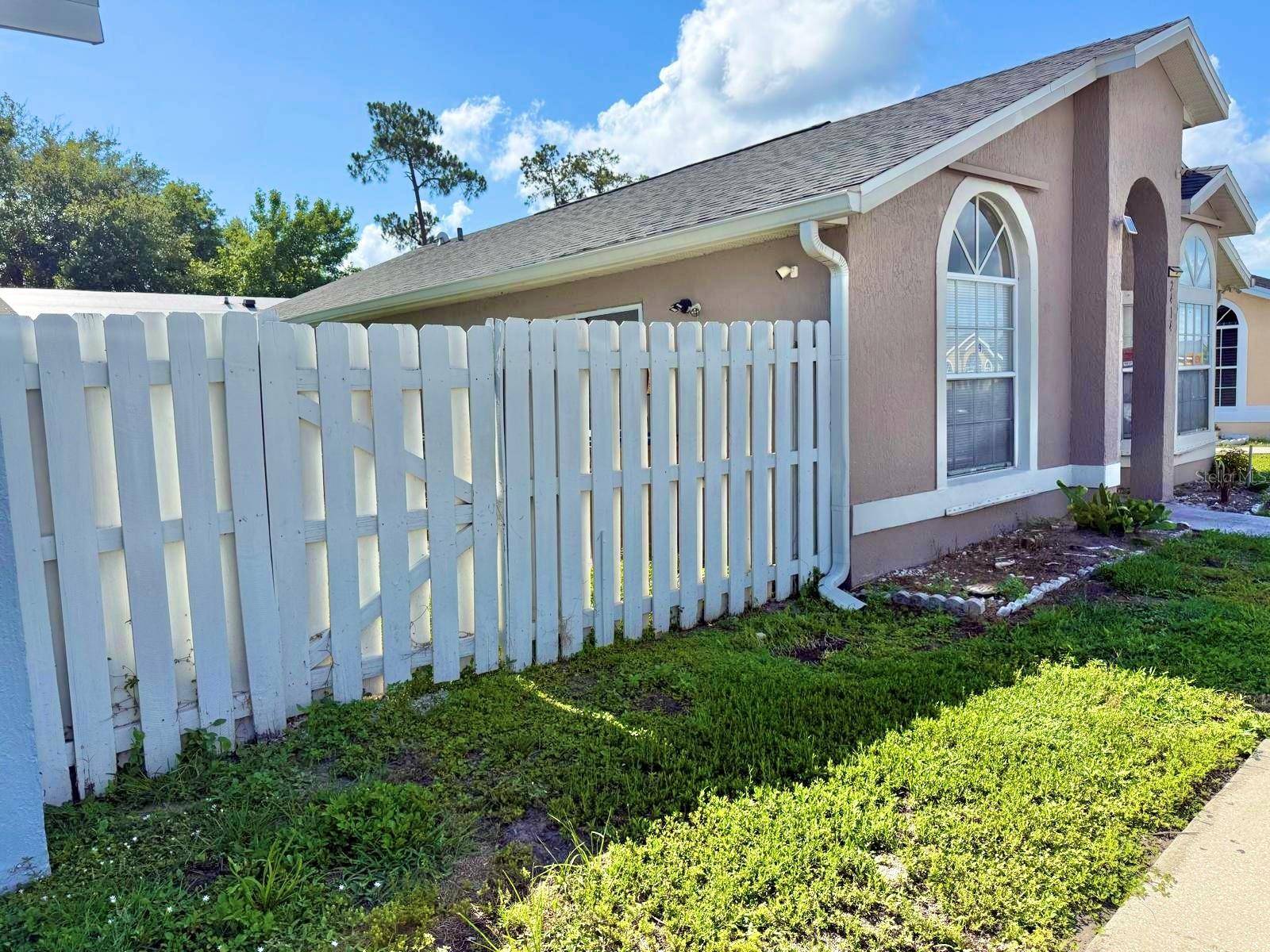 2414 HARBOR TOWN DR, Kissimmee, FL 34744