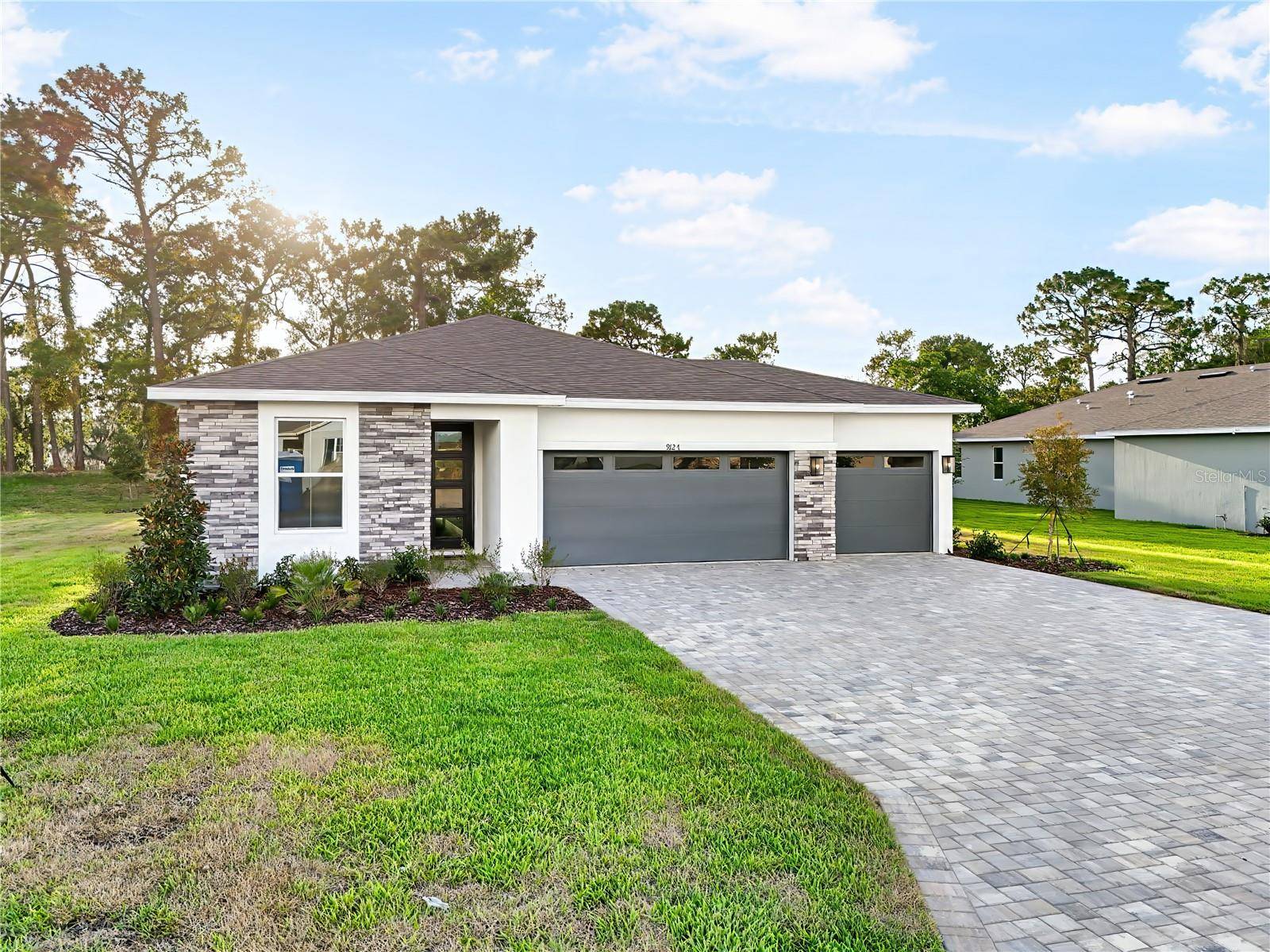 9127 PLAYERS DR, Weeki Wachee, FL 34613