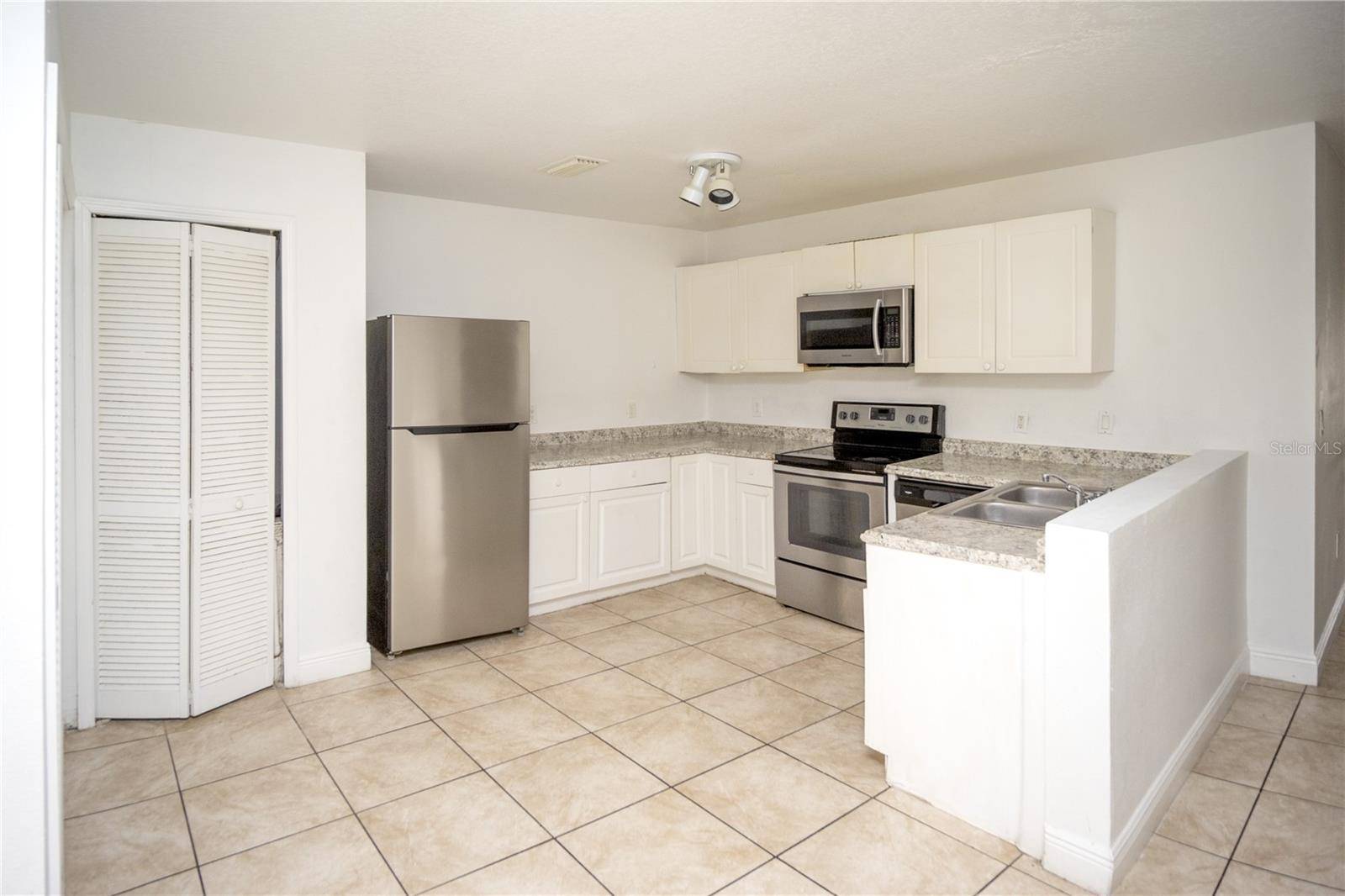 2814 CLUB CORTILE CIR #A, Kissimmee, FL 34746