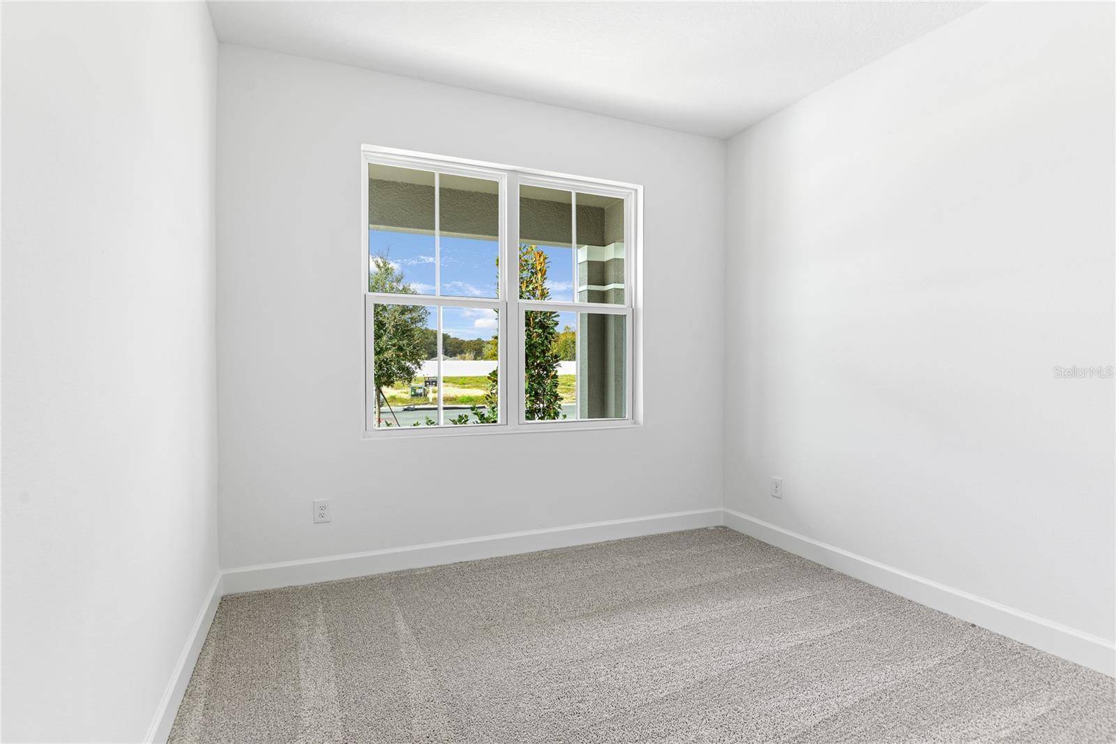 178 BLUE STAR CT, Tavares, FL 32778