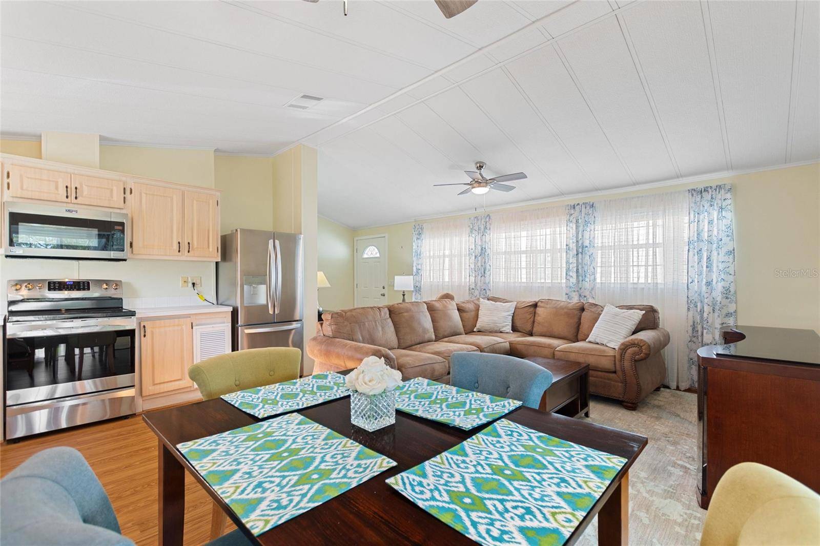 16 CHAMPIONSHIP DR, Davenport, FL 33837