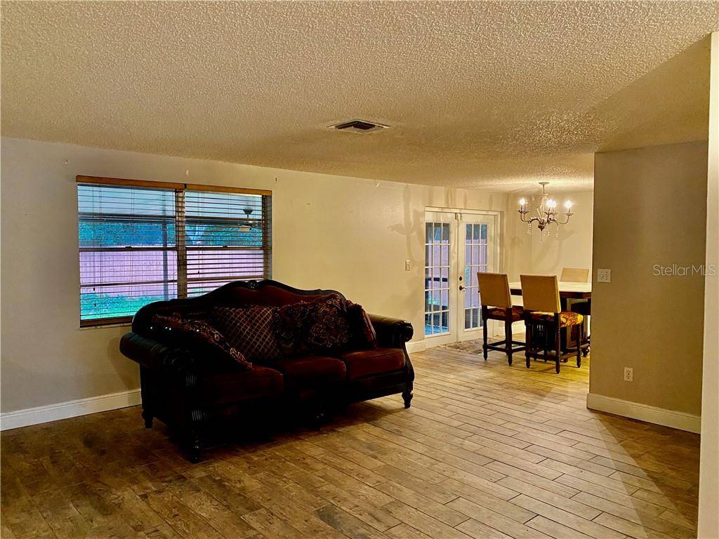 2718 MIDTIMES DR, Tampa, FL 33618