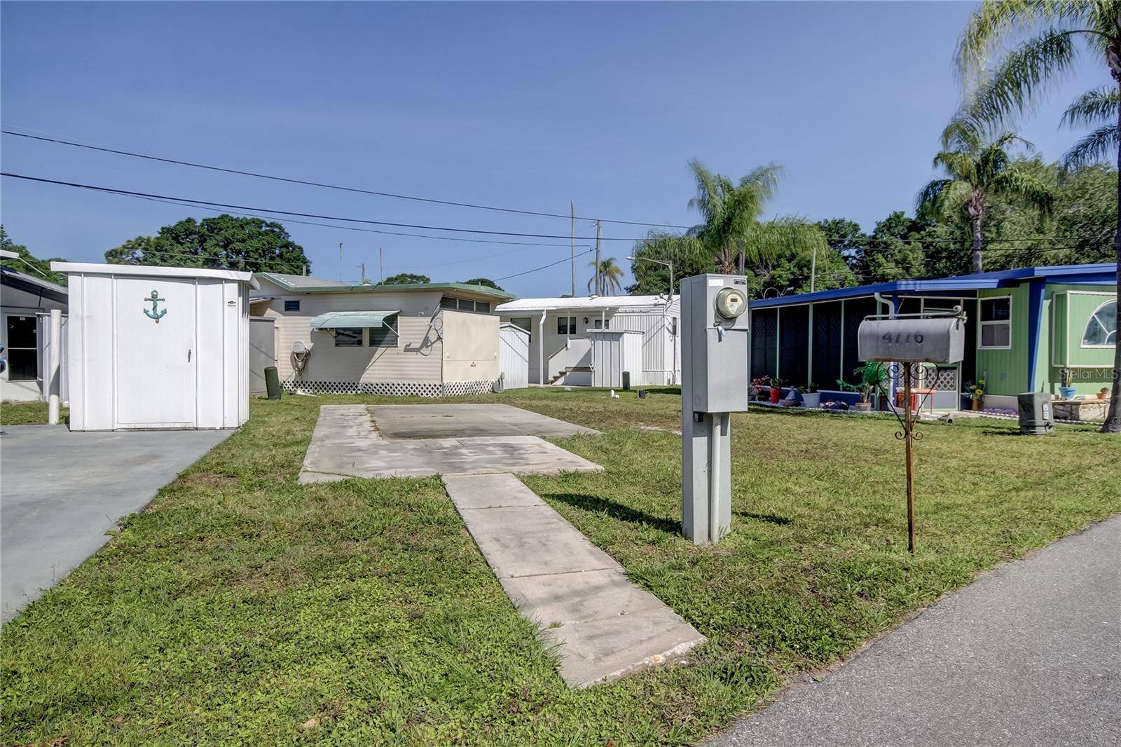 4776 66TH LN N #12, St Petersburg, FL 33709