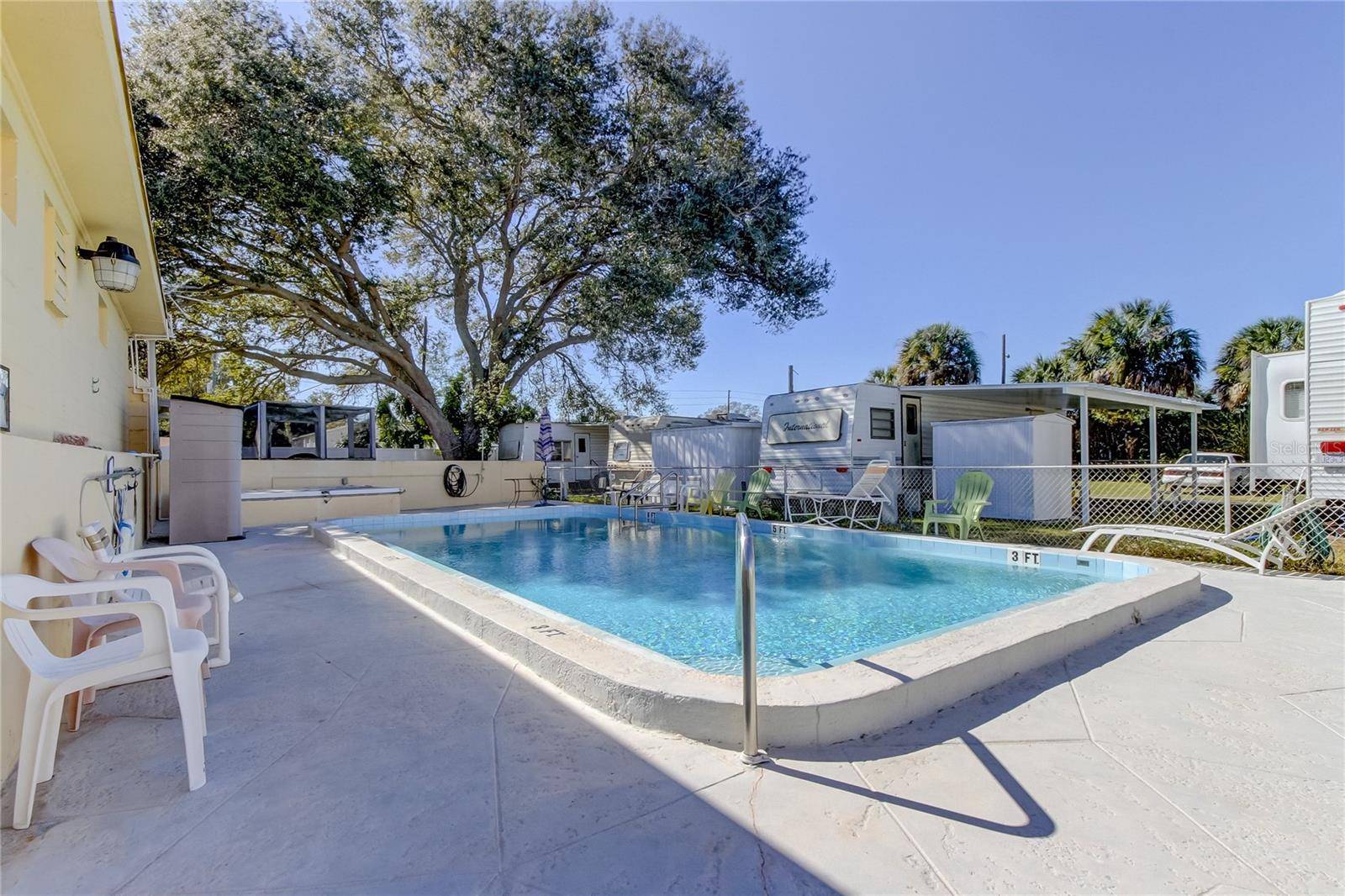 4776 66TH LN N #12, St Petersburg, FL 33709