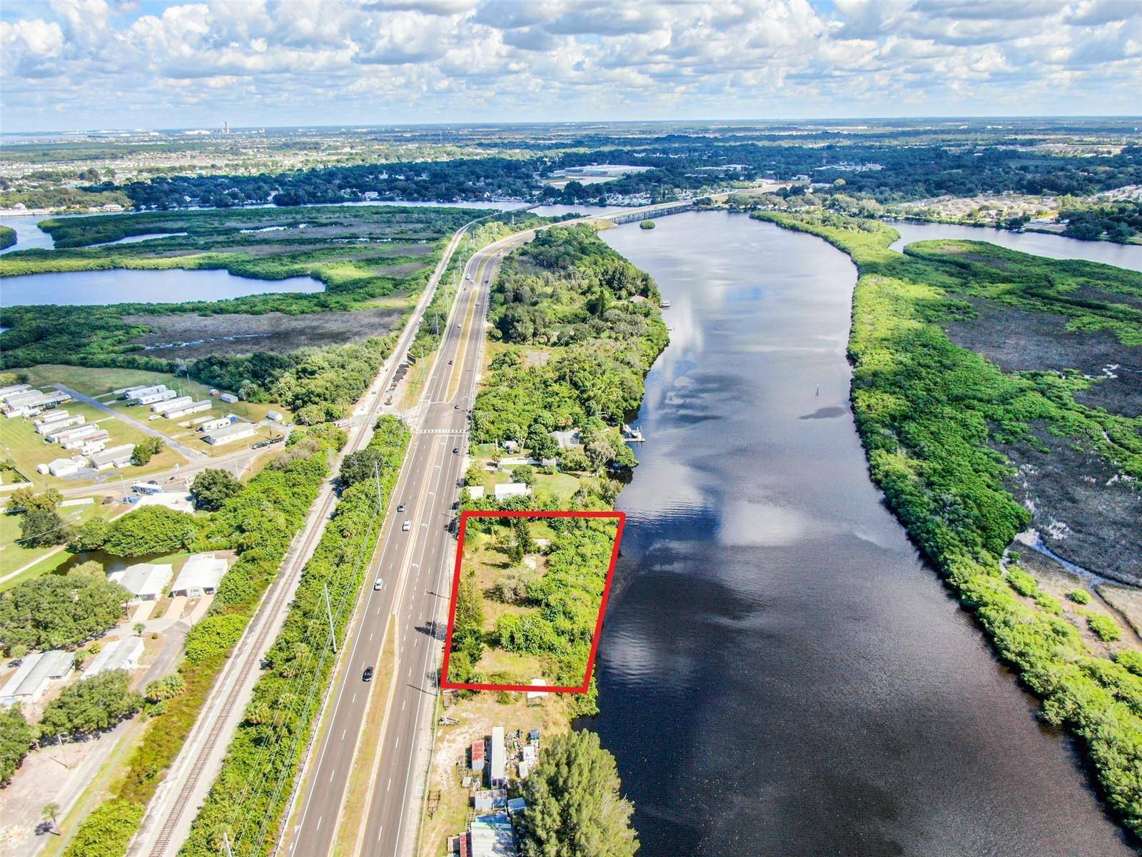 2508 S US HIGHWAY 41, Ruskin, FL 33570