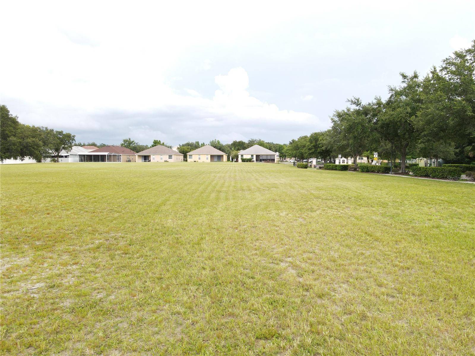 1035 NASHVILLE DR, Wesley Chapel, FL 33544