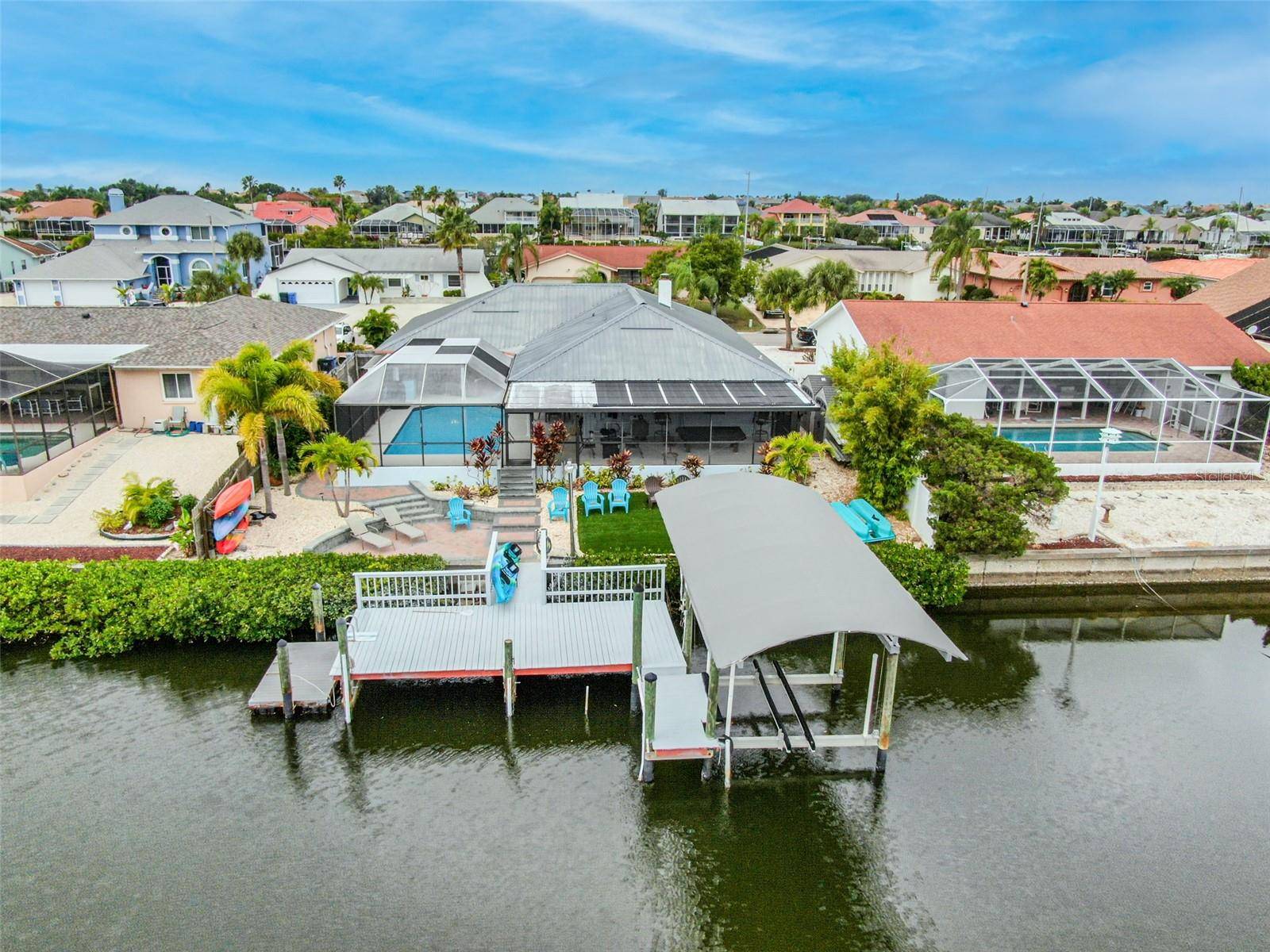 910 CHIPAWAY DR, Apollo Beach, FL 33572