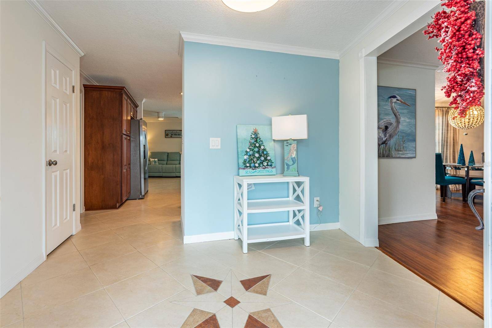 910 CHIPAWAY DR, Apollo Beach, FL 33572